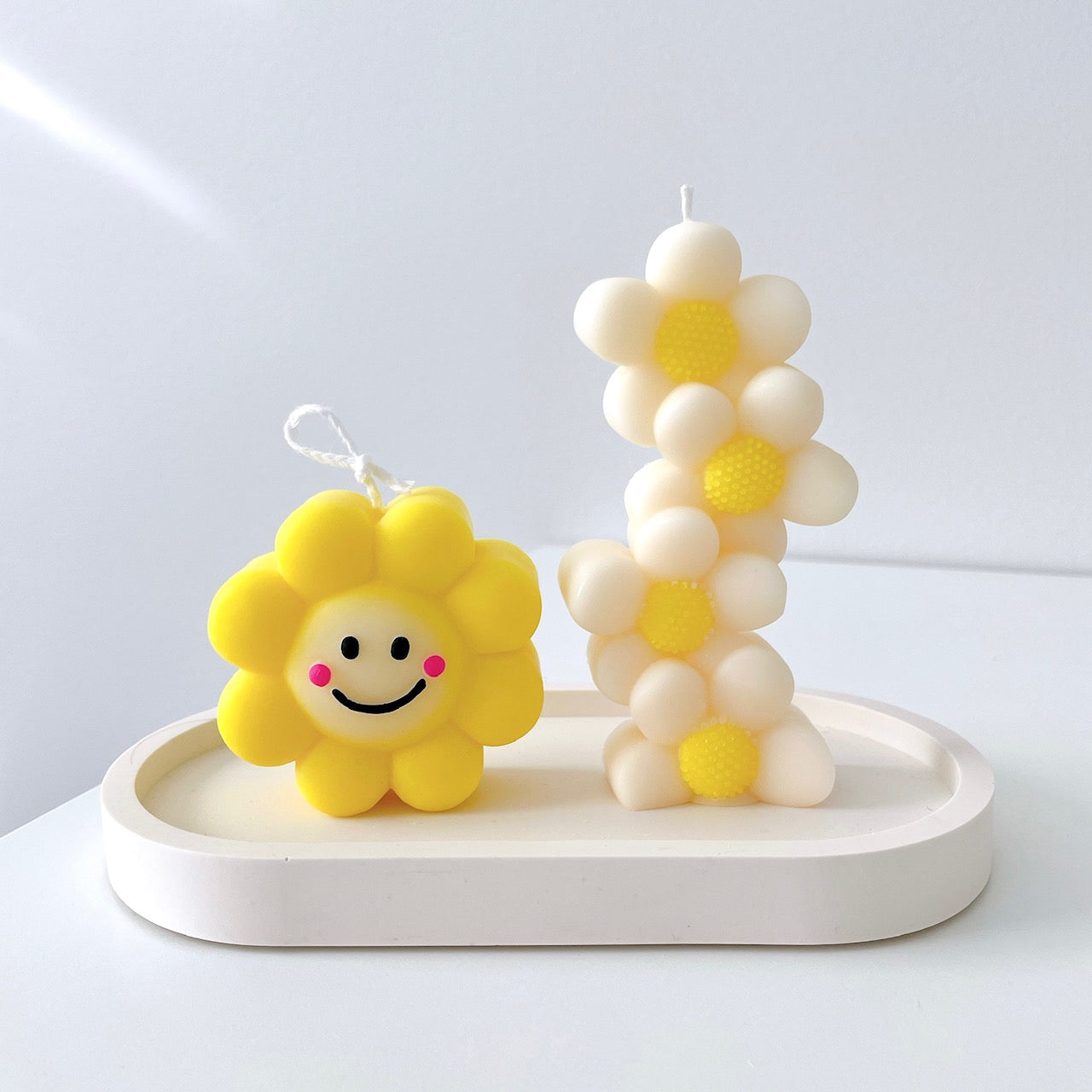 Daisy Pillar Candles