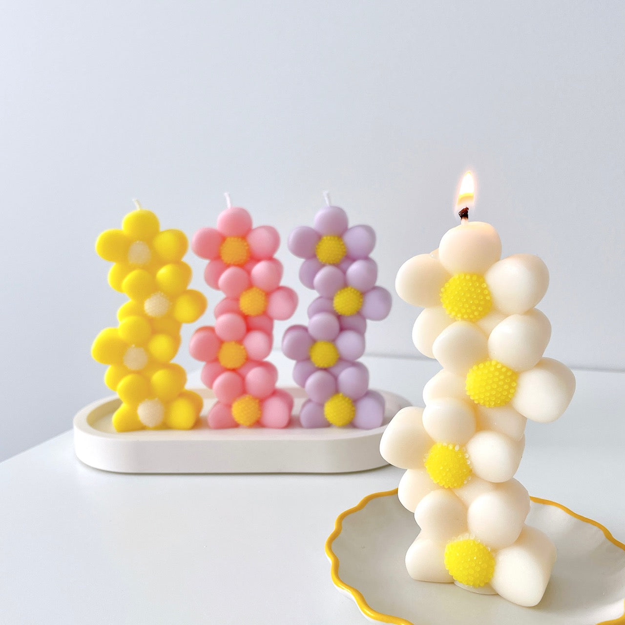 Daisy Pillar Candles